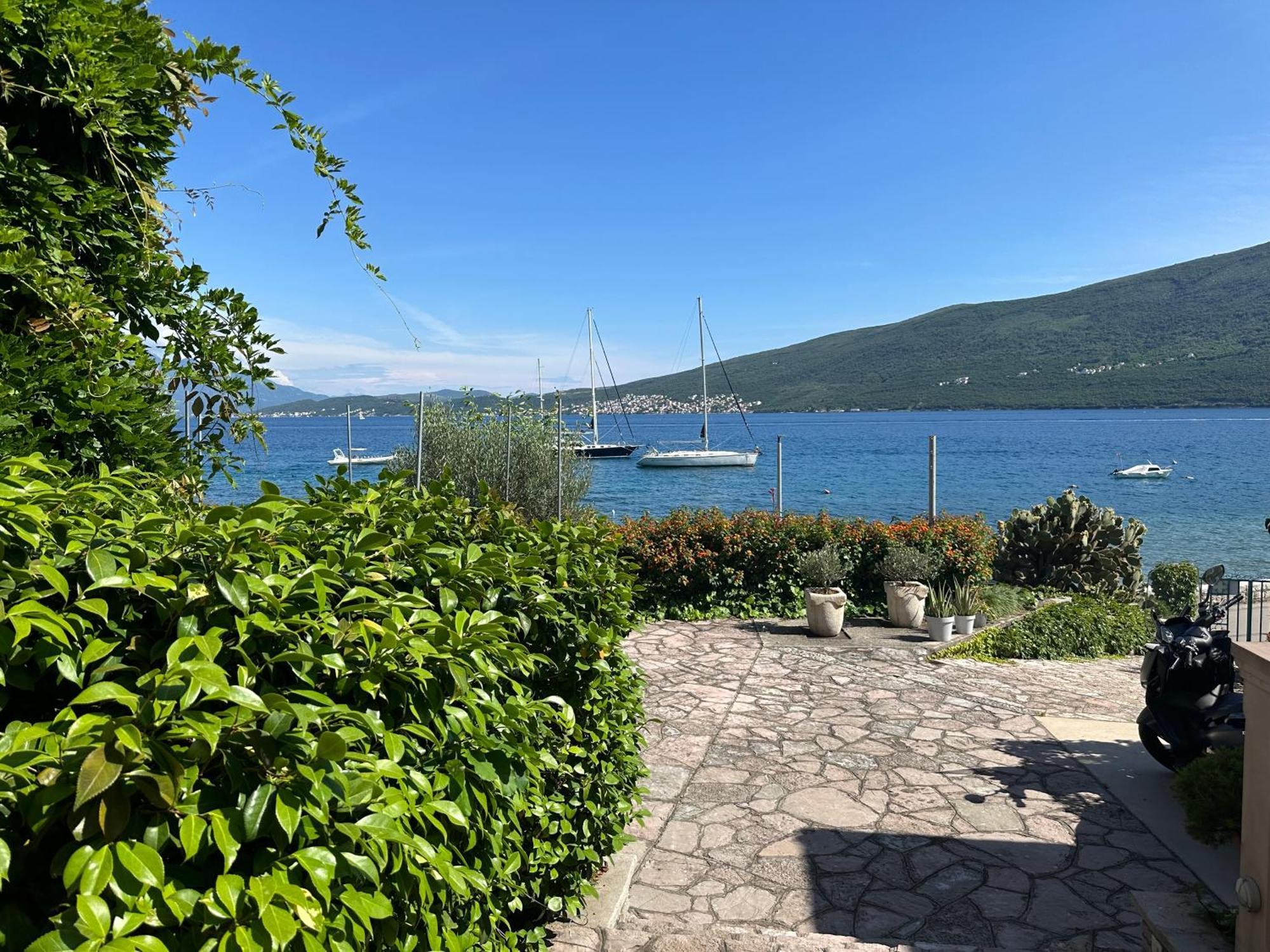 Vila Jadranka Apartments Herceg Novi Exteriör bild