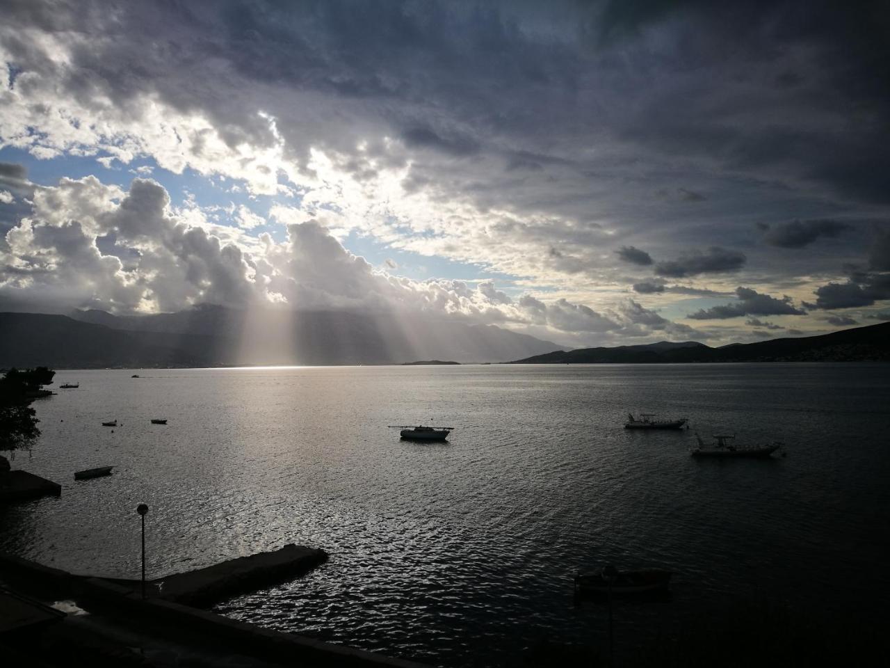 Vila Jadranka Apartments Herceg Novi Exteriör bild